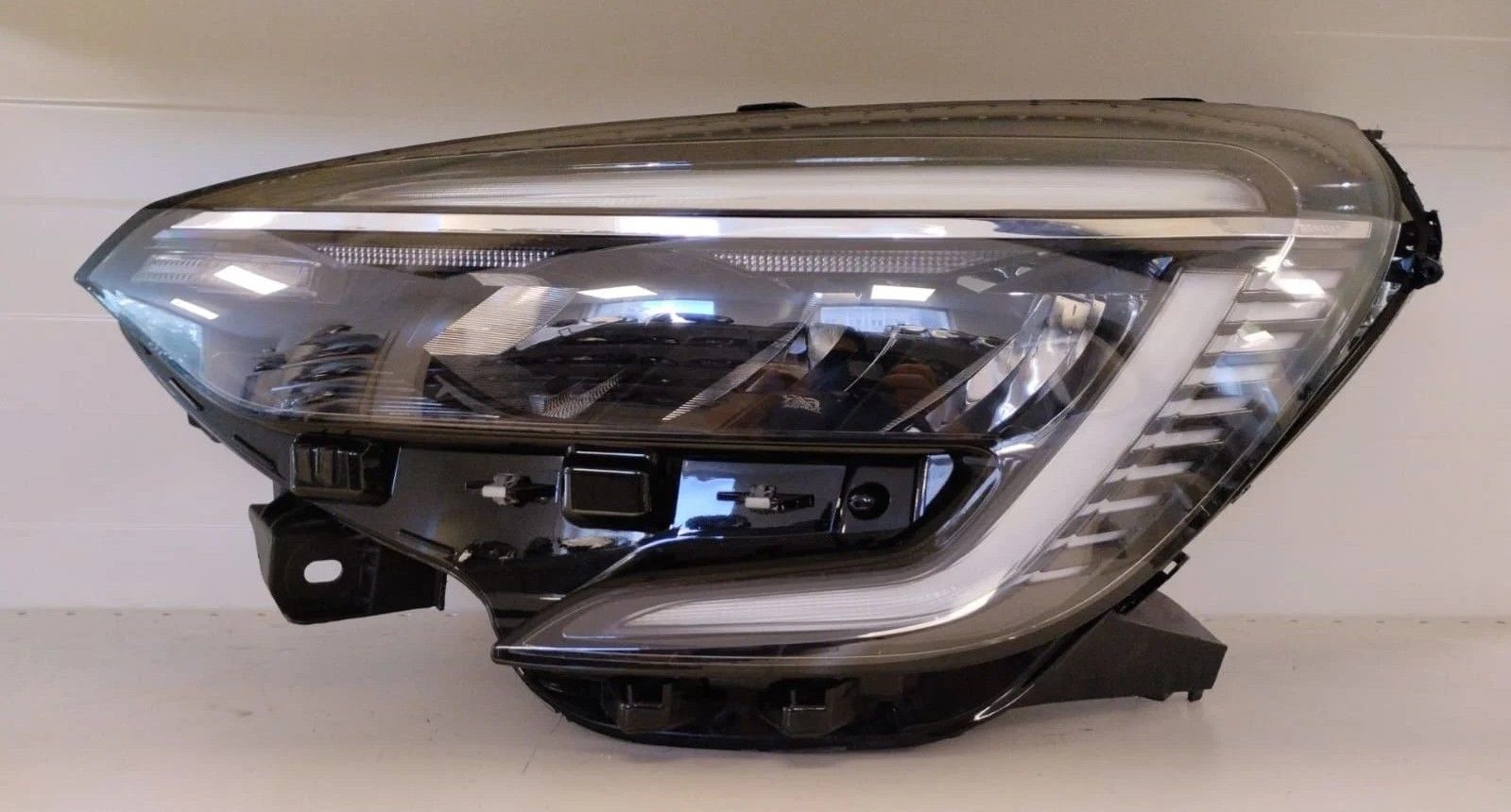 RENAULT CLIO V ICON FULL LED SOL FAR 19-23 ORIJINAL CIKMA 260606305R LE17A6416