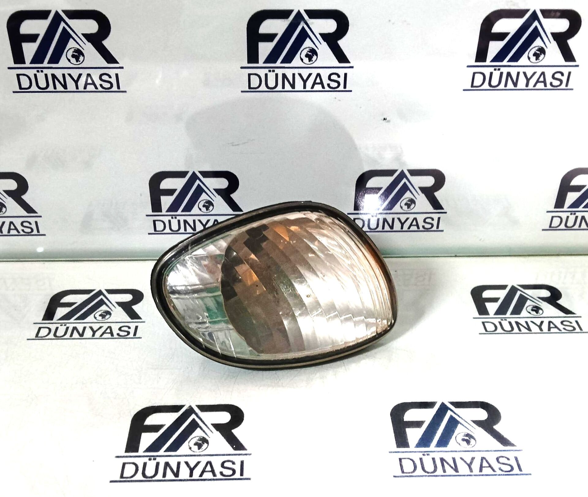 TOYOTA COROLLA SAG SINYAL 00-02 ORIJINAL CIKMA 8151012890