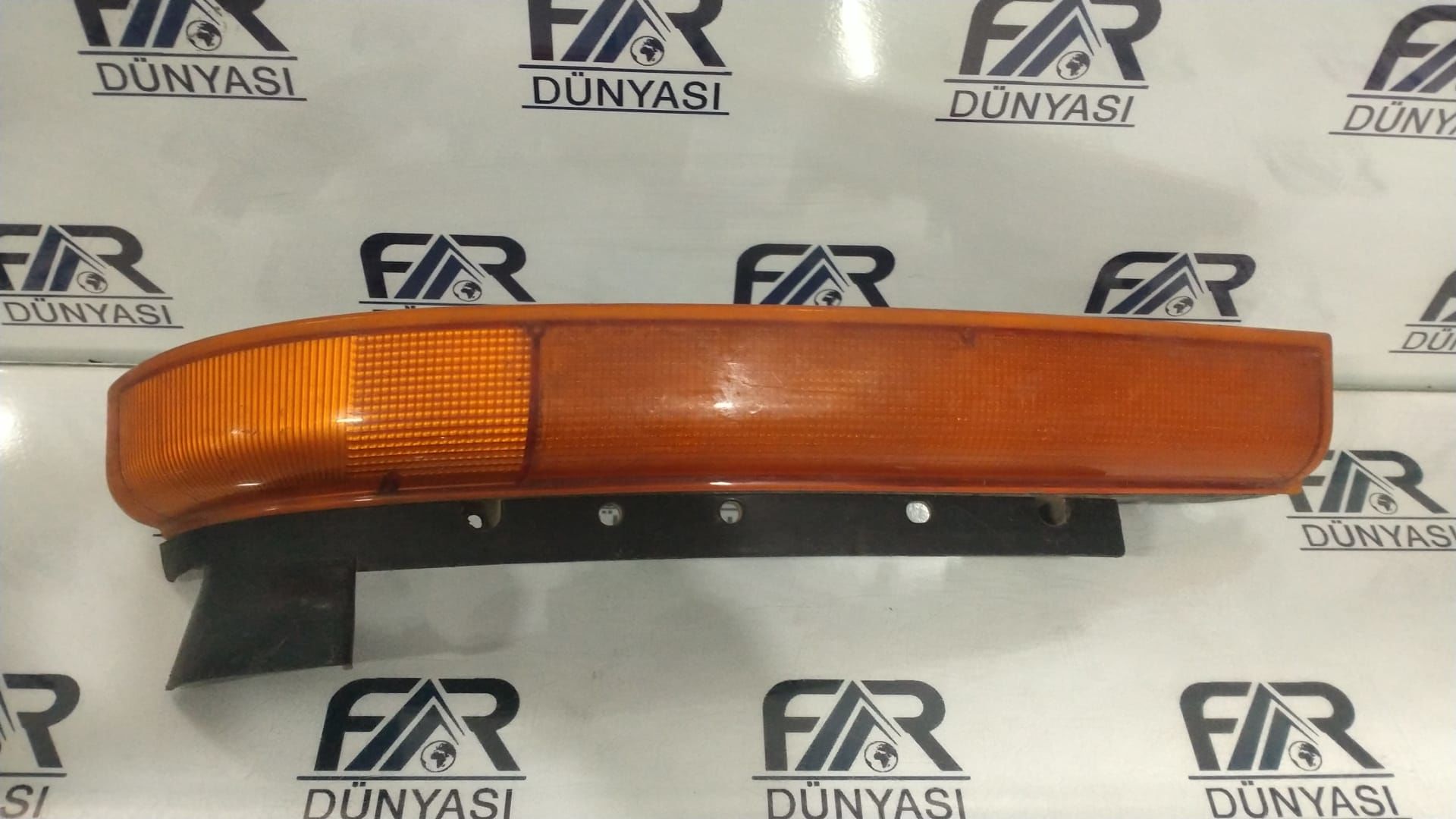 MITSUBISHI CANTER FE515 FE519 SAĞ SİNYAL LAMBASI MC139763 5B7