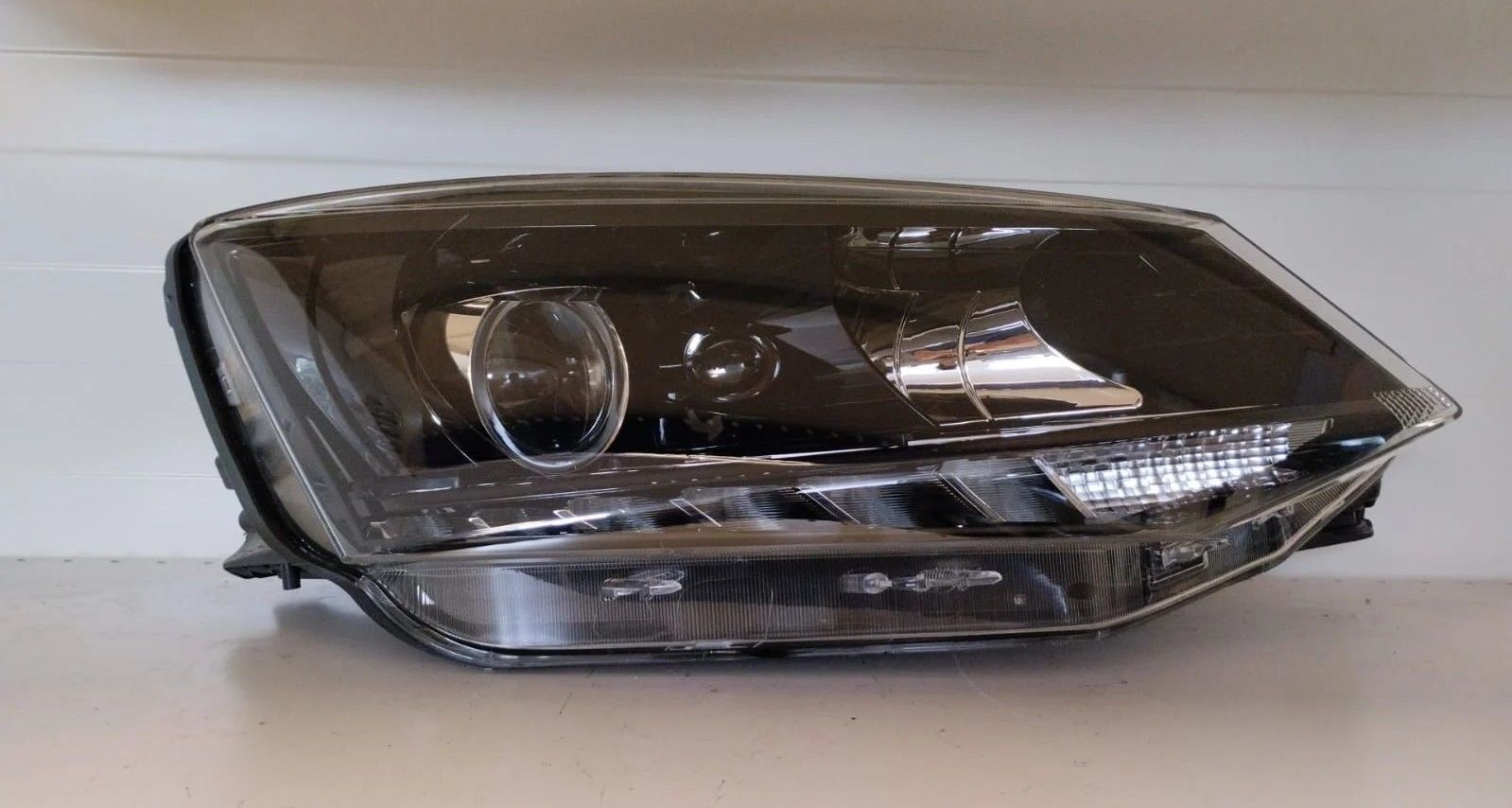 SKODA FABIA III XENON LED SAG FAR 15-20 ORIJINAL SIFIR 1EL011824-22 6V1941016B