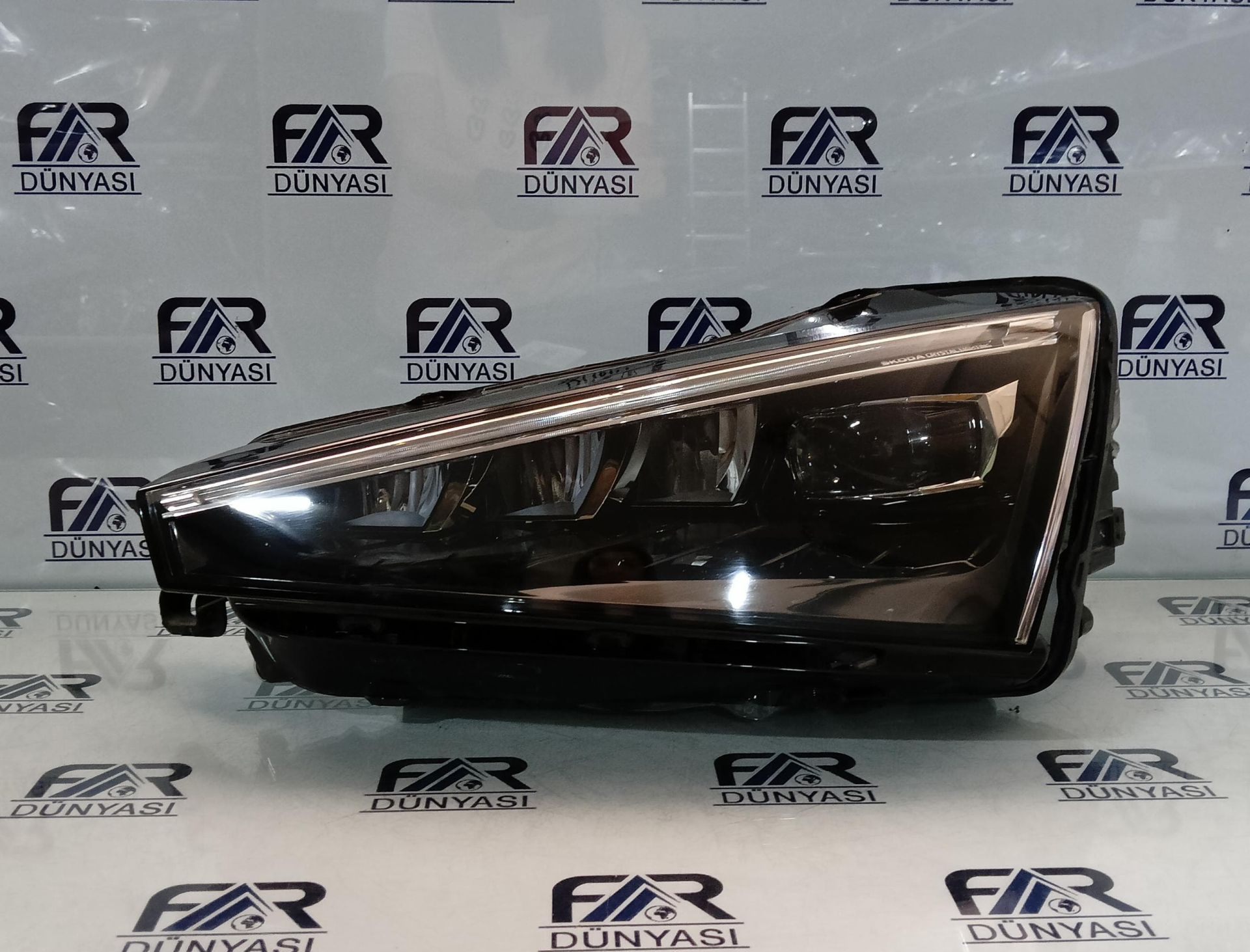 SKODA SCALA CRYSTAL LED SOL FAR 17-22 ORIJINAL CIKMA 657941015A 90176078