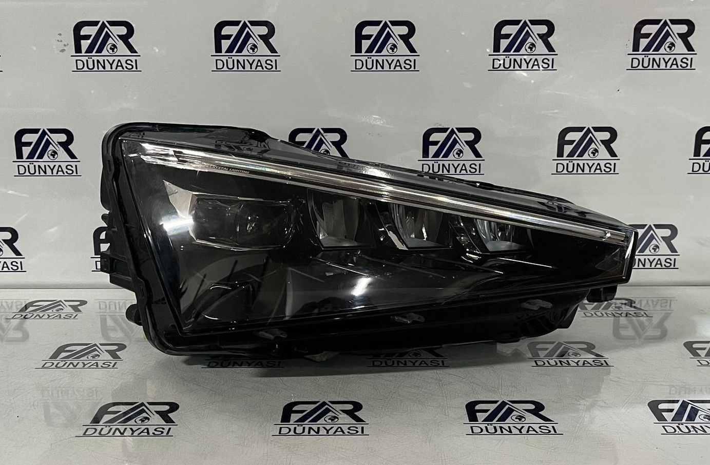 SKODA SCALA CRYSTAL LED SAG FAR 17-22 ORIJINAL CIKMA 657941016A 90176079