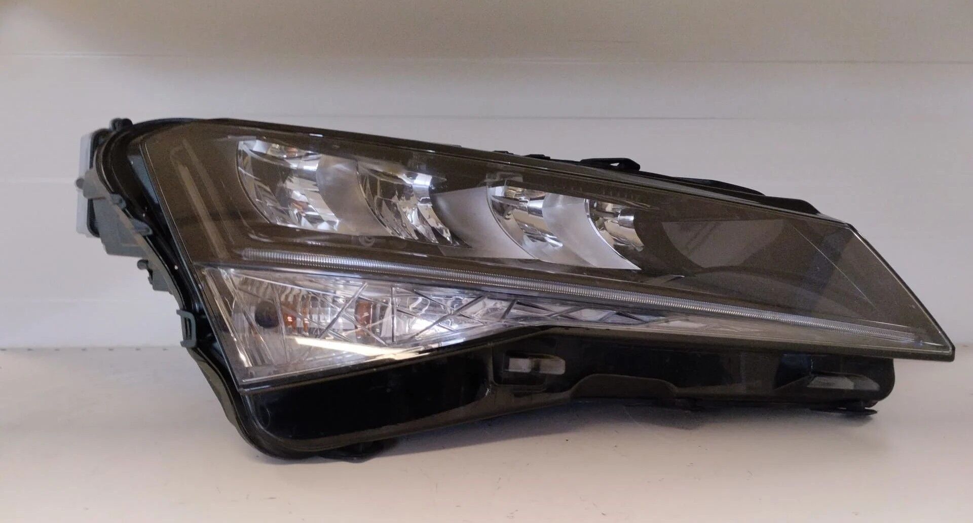 SKODA SUPERB III FULL LED SAG FAR 20-24 ORIJINAL CIKMA 3V1941016C