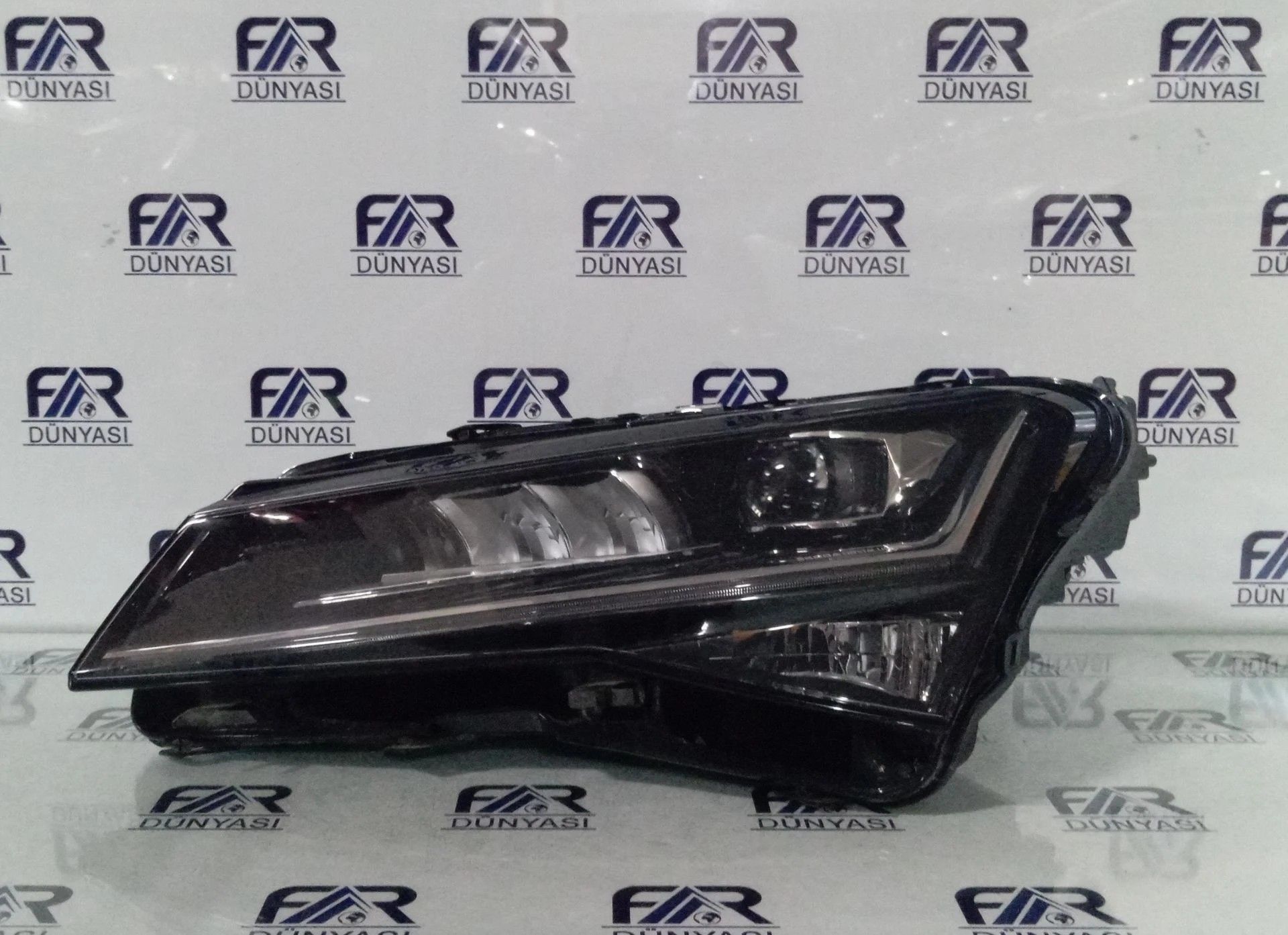 SKODA SUPERB III FULL LED SOL FAR 15-20 ORIJINAL CIKMA 3V1941015D