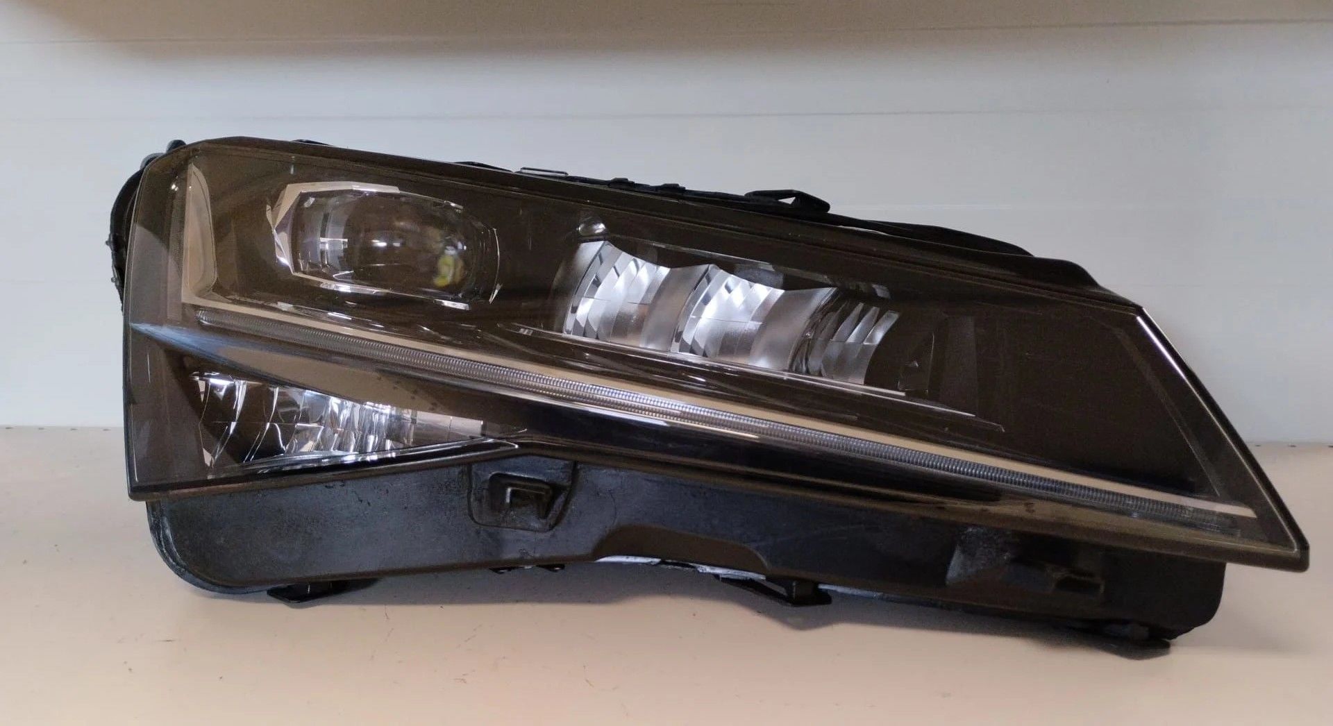 SKODA SUPERB III FULL LED SAG FAR 15-20 ORIJINAL CIKMA 3V1941016D