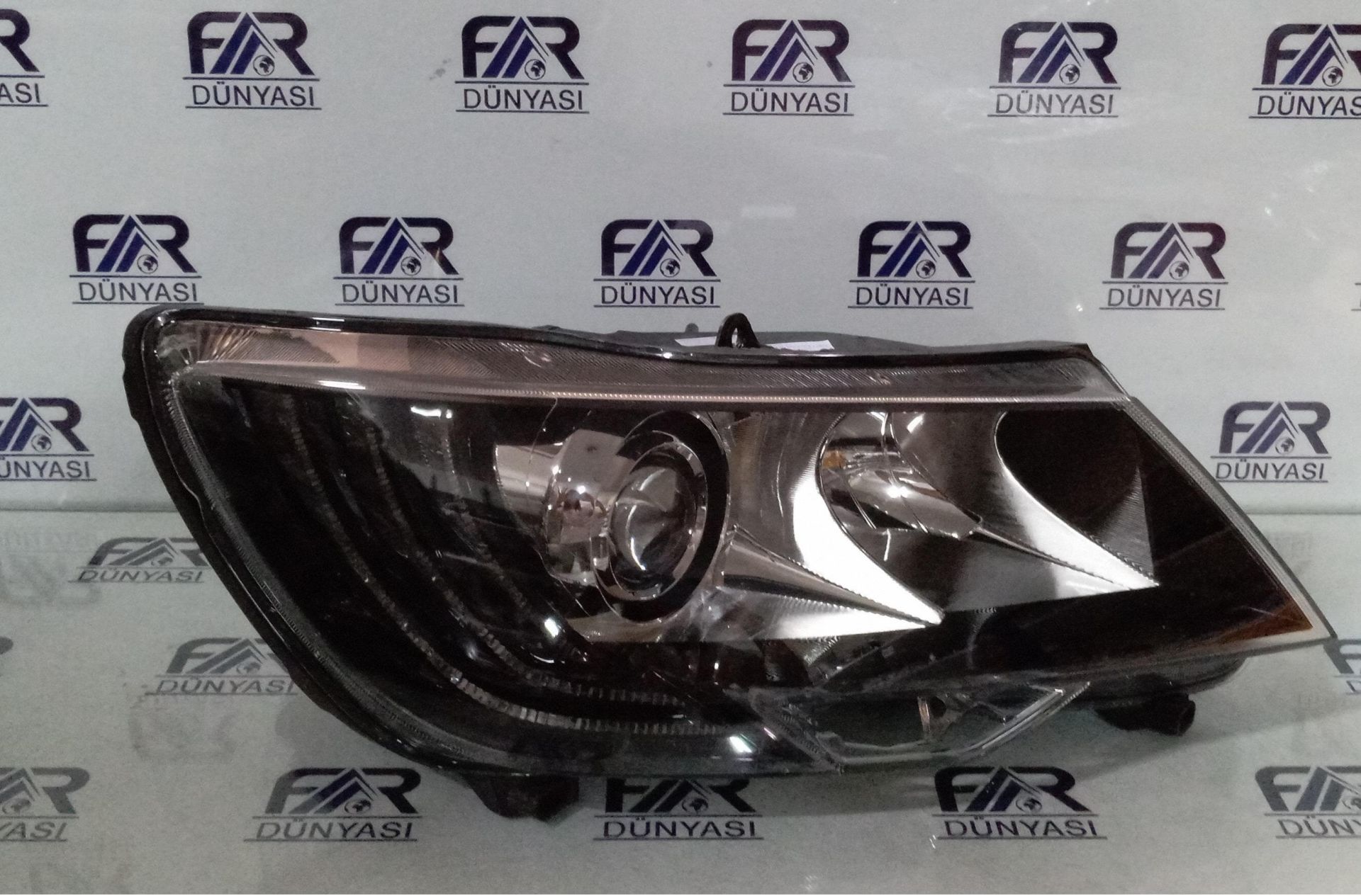 SKODA SUPERB II XENON SAG FAR 13-15 ORIJINAL SIFIR 1ZS011314-341