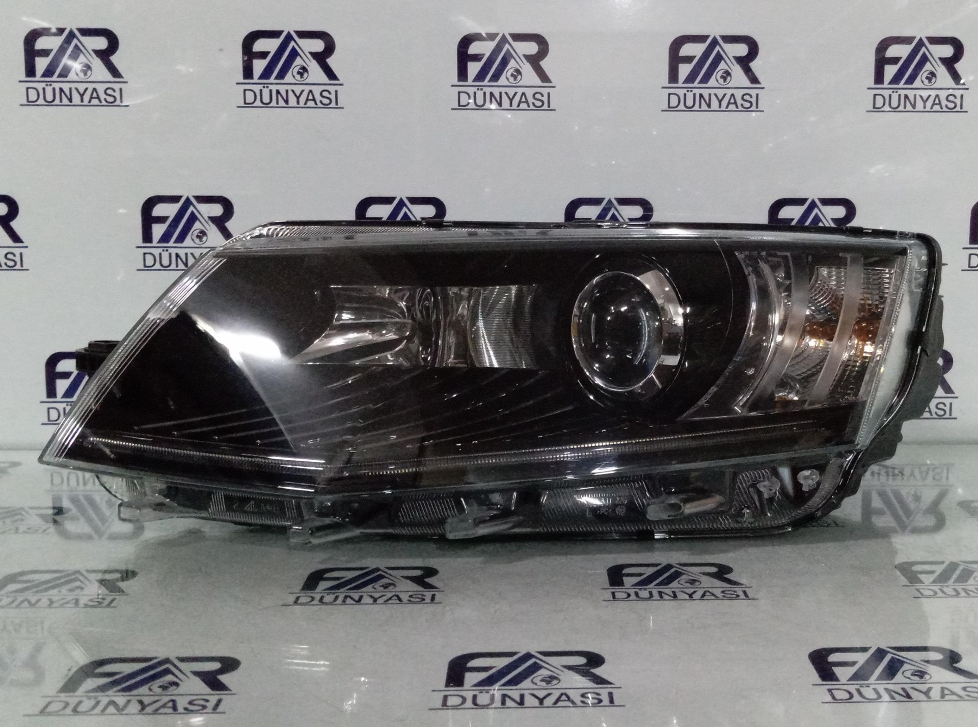 SKODA OCTAVIA III XENON SOL FAR 13-17 ORIJINAL SIFIR 5E1941015B