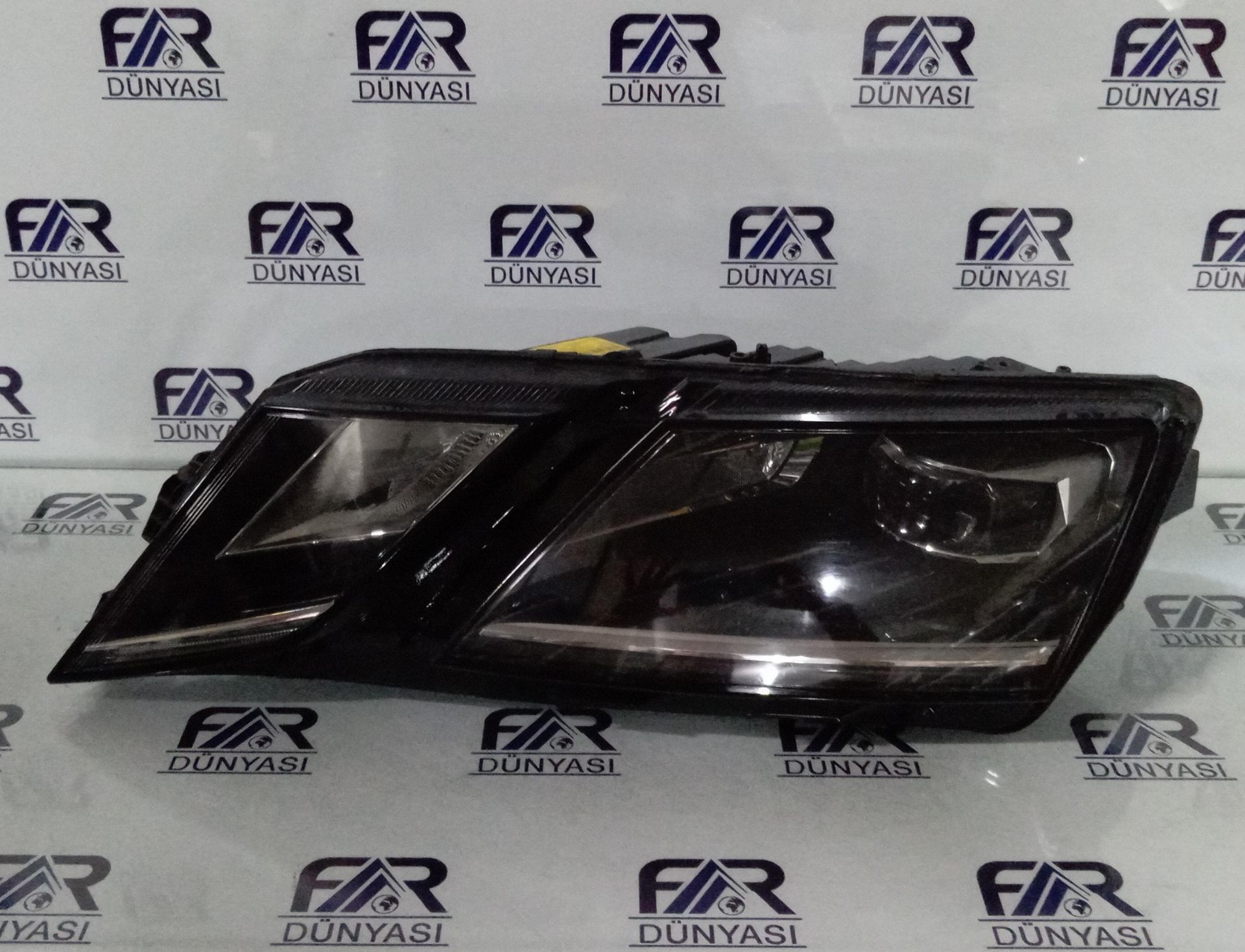 SKODA OCTAVIA III LED SOL FAR 17-21 ORIJINAL CIKMA 030110423100 5E1941015D