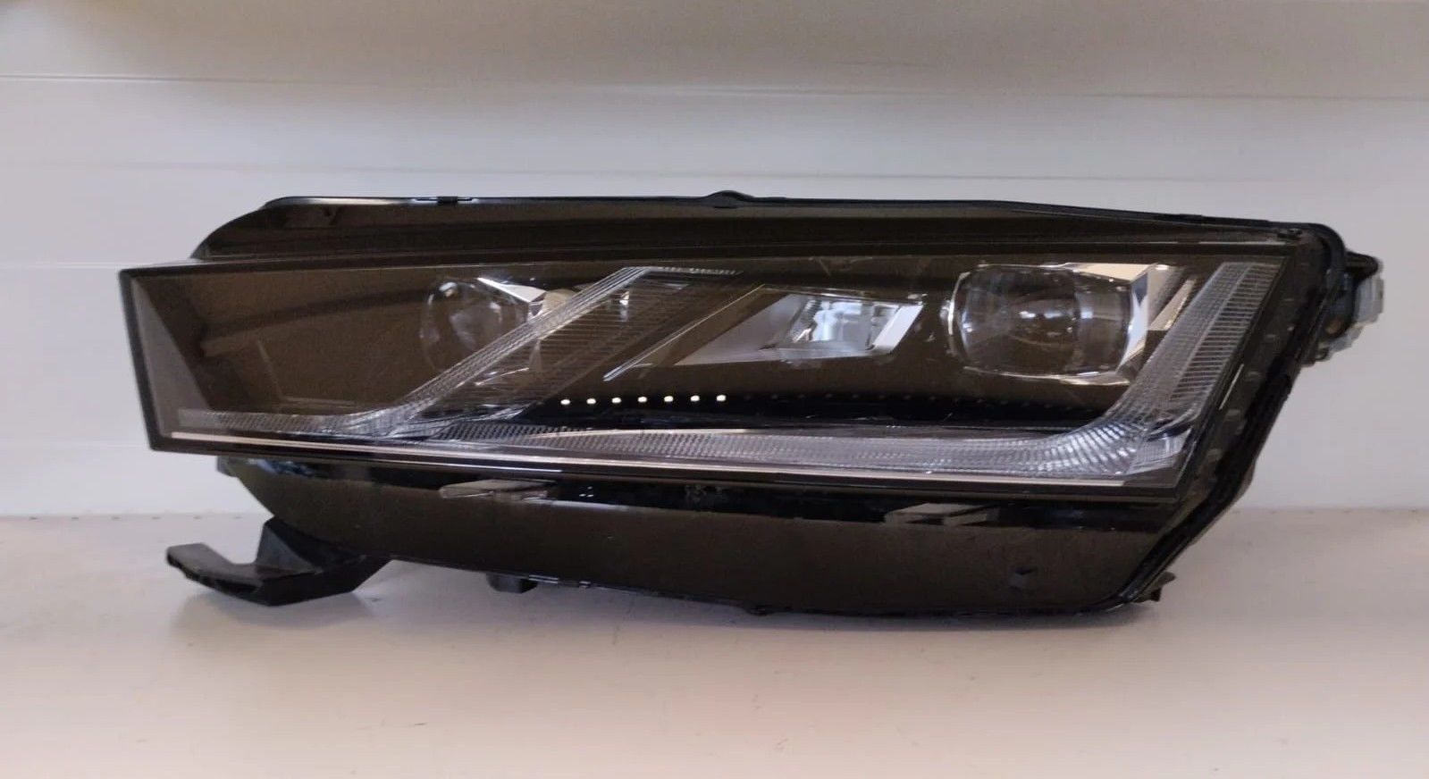 SKODA OCTAVIA IV MATRIX FULL LED SOL FAR 19-23 ORIJINAL CIKMA 5E1941015D