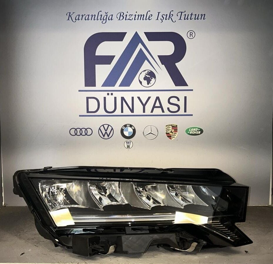 SKODA OCTAVIA 4 FULL LED SAG FAR 24- ORIJINAL SIFIR 5E8941010