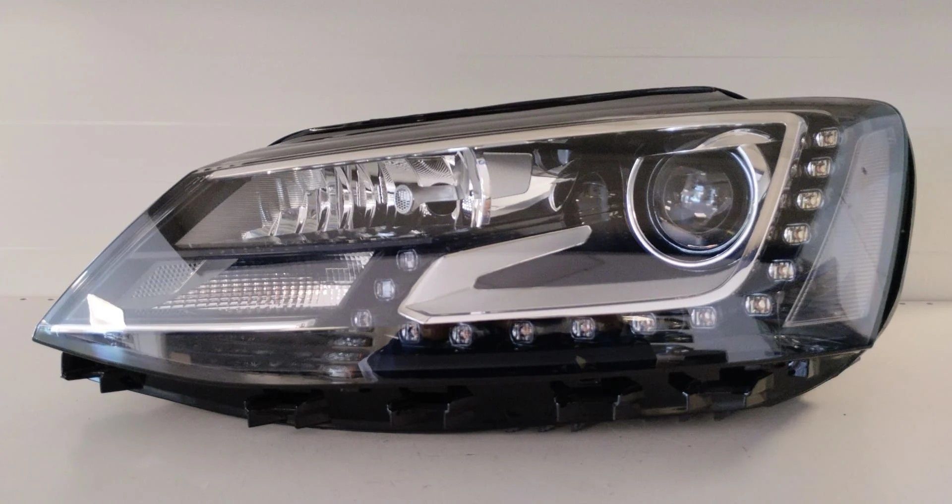 VOLKSWAGEN JETTA XENON LED SOL FAR 11-18 ORIJINAL CIKMA 5C7941751E 1ZS011192-01 5C7941751C