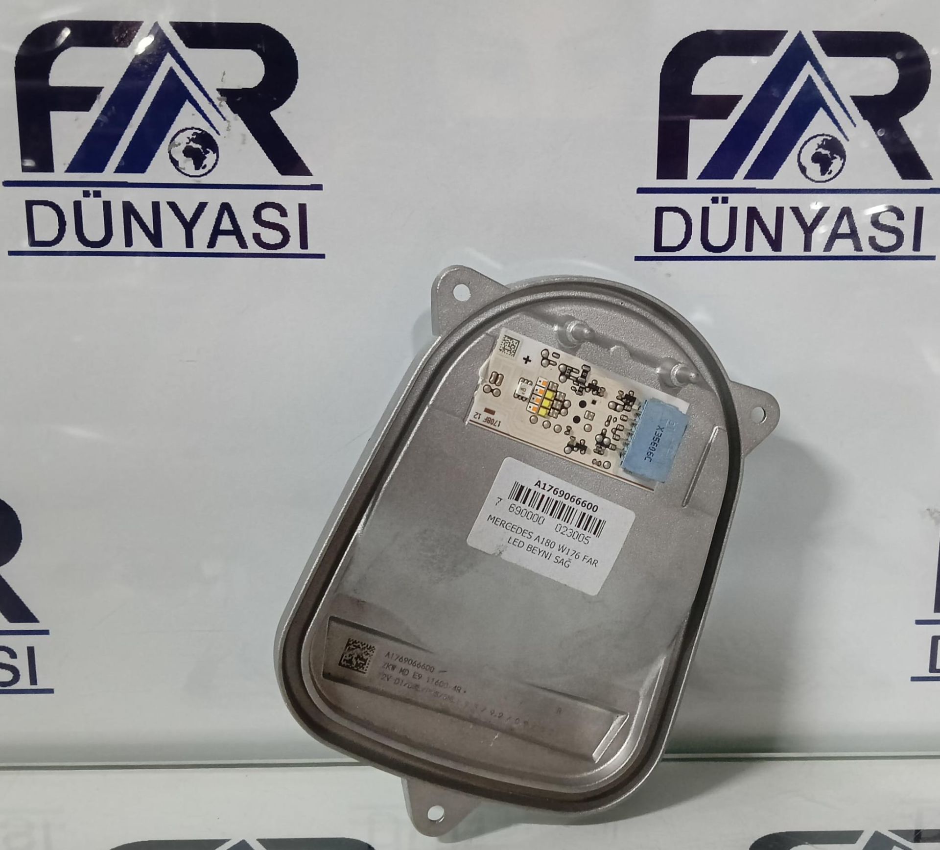 MERCEDES A180 W176 SAĞ LED FAR BEYNİ A1769066600