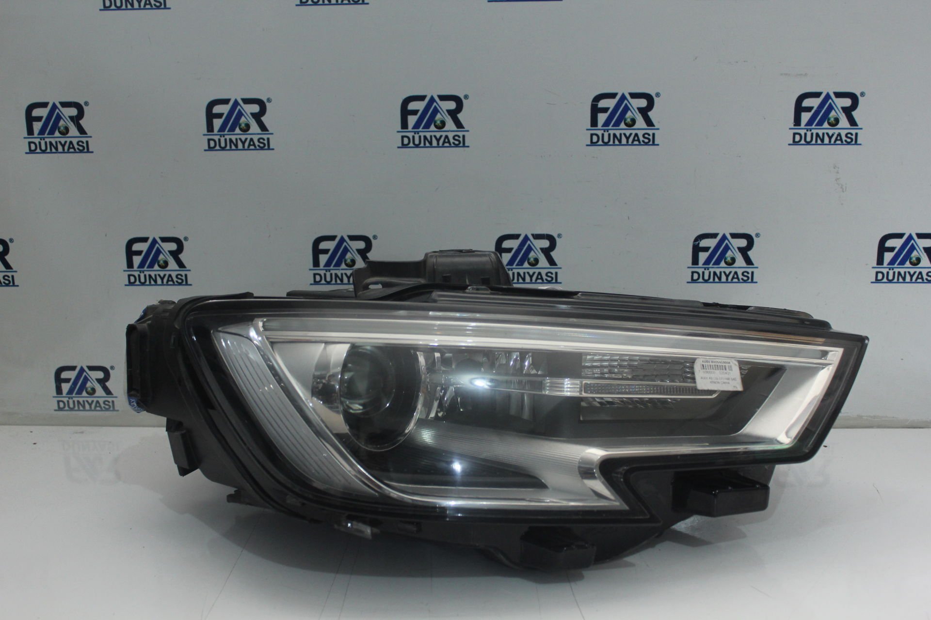 AUDI A3 Z XENON SAG FAR 16-19 ORIJINAL CIKMA 8V0941006E