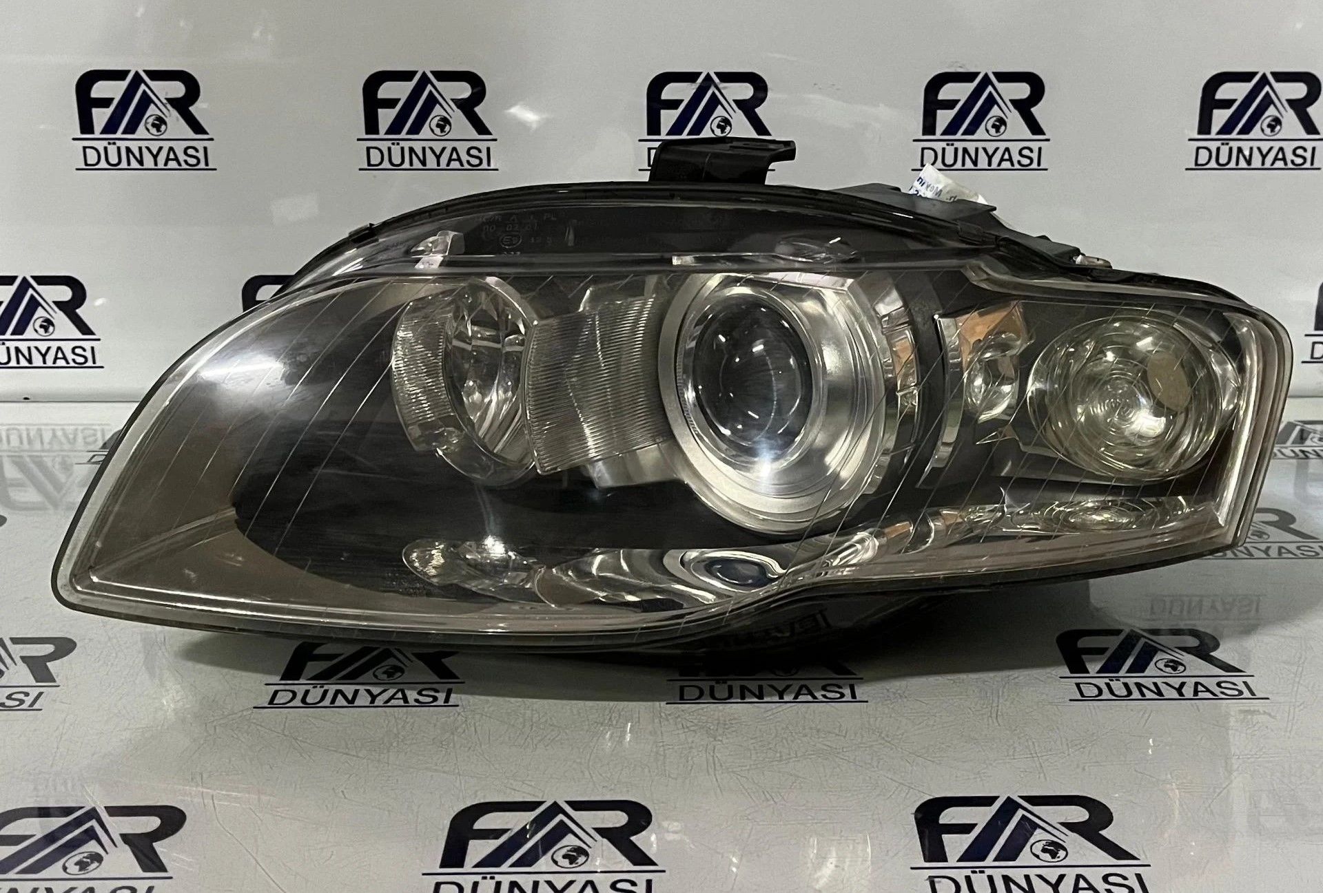 AUDI A4 B7 XENON BEYAZ ELEKTRIK MOTORLU SOL FAR 05-08 ORIJINAL CIKMA 8E0941029BM