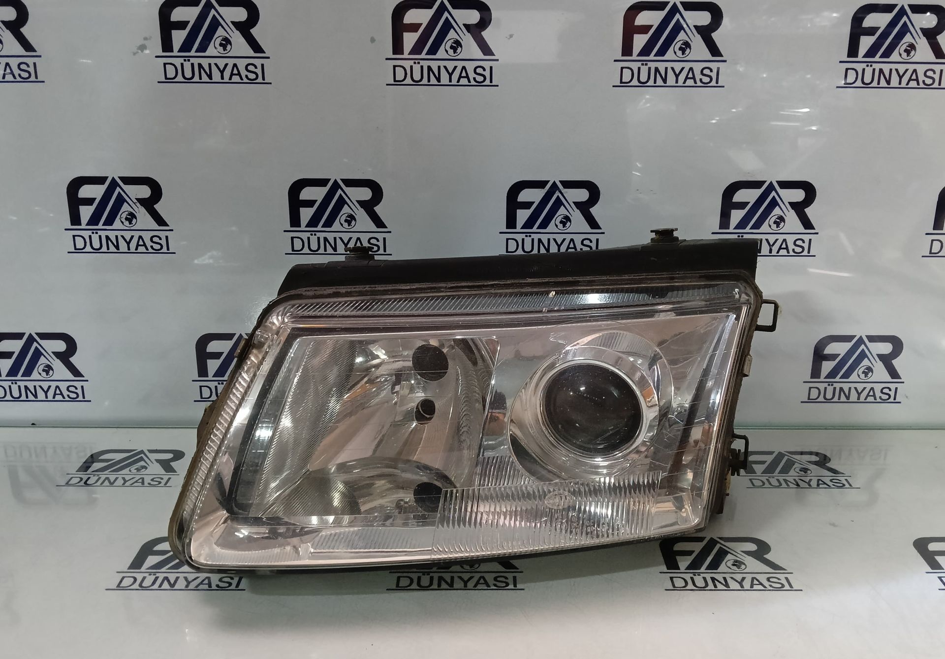 VOLKSWAGEN PASSAT B5 XENON SOL FAR 96-00 ORIJINAL CIKMA 3B0941017H 1AF007850051
