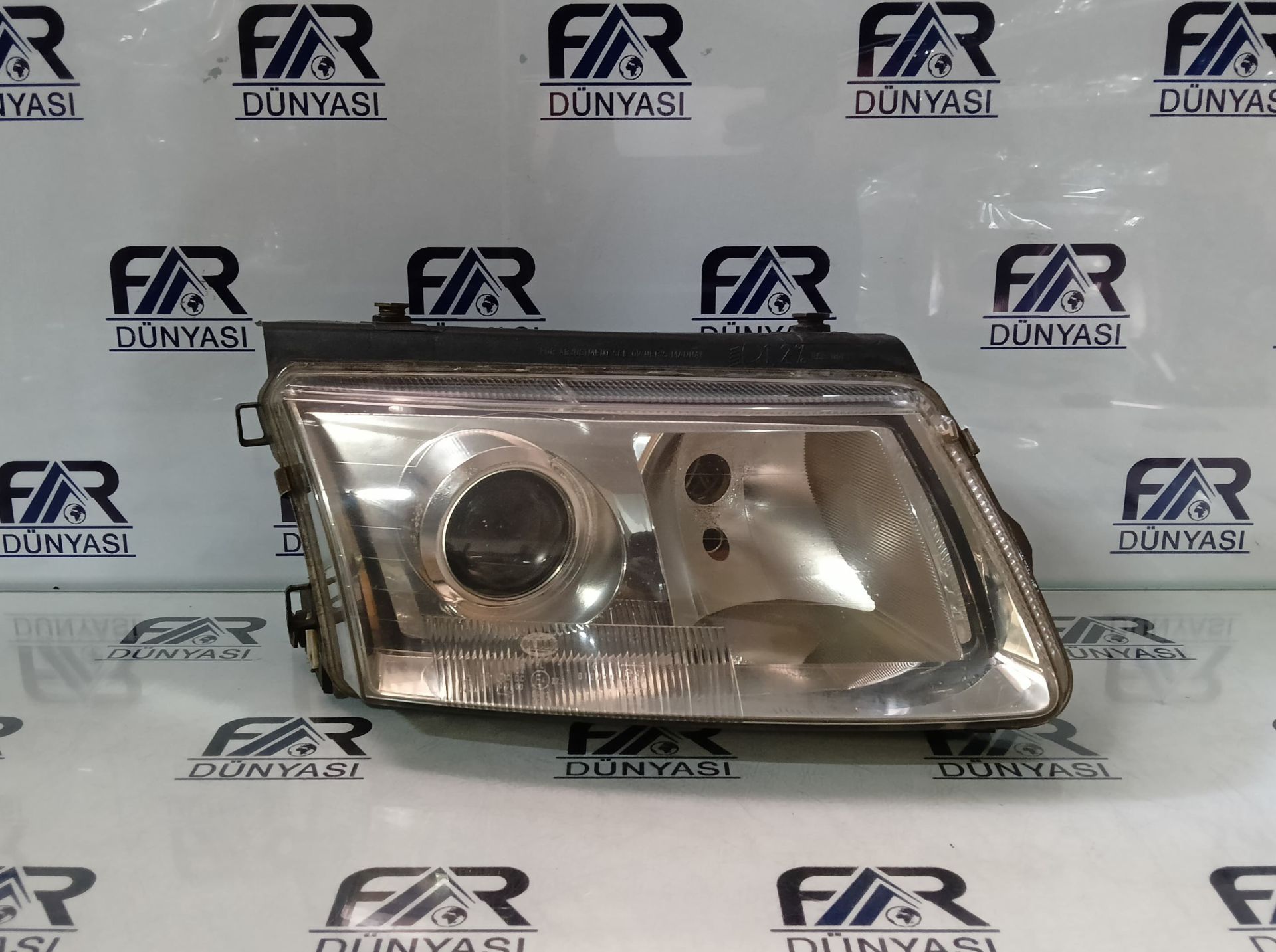 VOLKSWAGEN PASSAT B5 XENON SAG FAR 96-00 ORIJINAL CIKMA 3B0941018H 1AF007850061