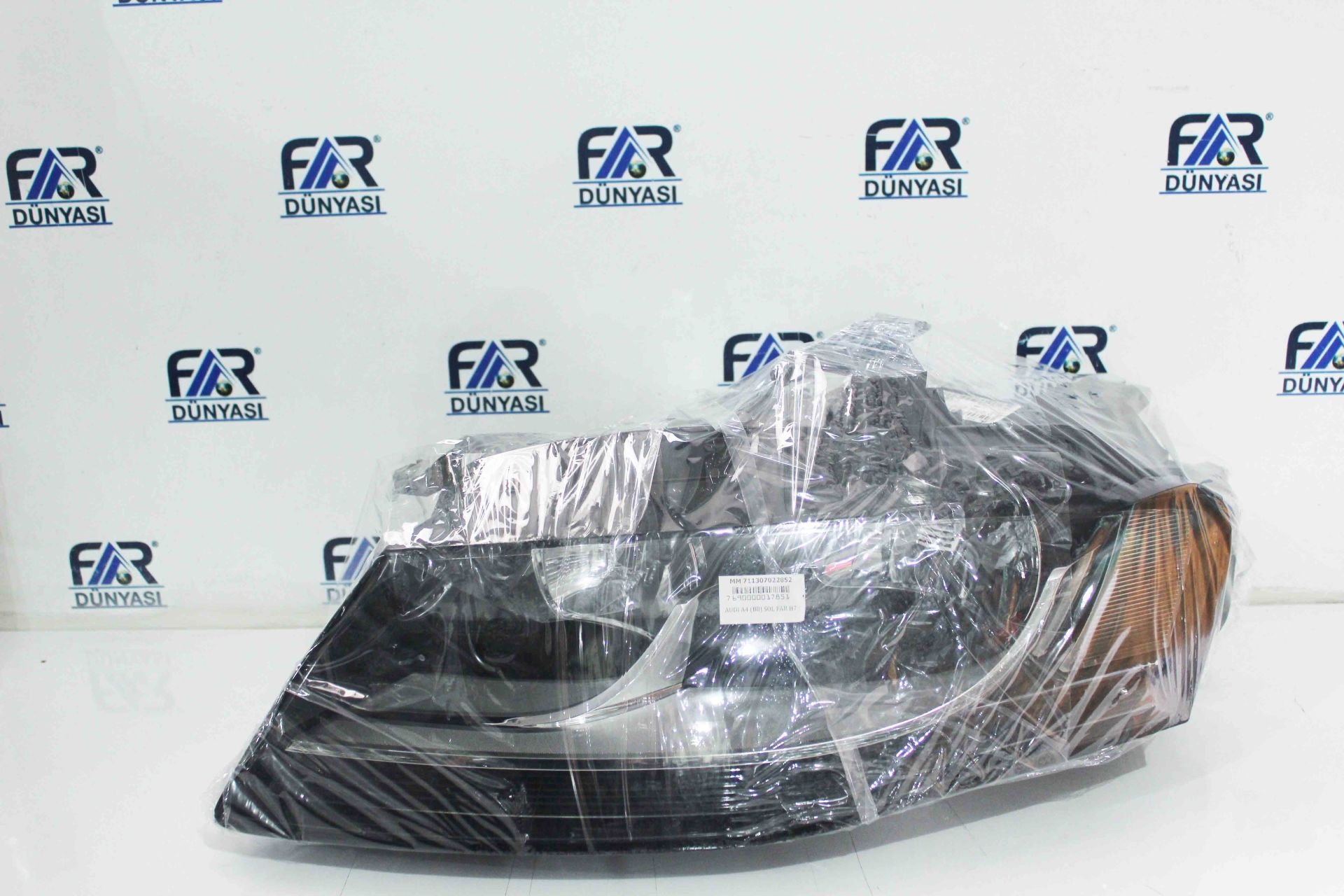 AUDI A4 B8 SOL FAR 08-15 ORIJINAL SIFIR 1307022852