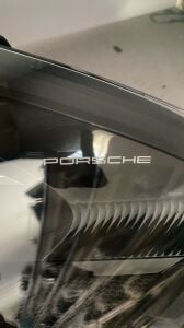 PORSCHE MACAN 95B SAG FAR 19-25 ORIJINAL CIKMA 95B941010AP (SIFIR AYARINDA TASIMA HATALI)