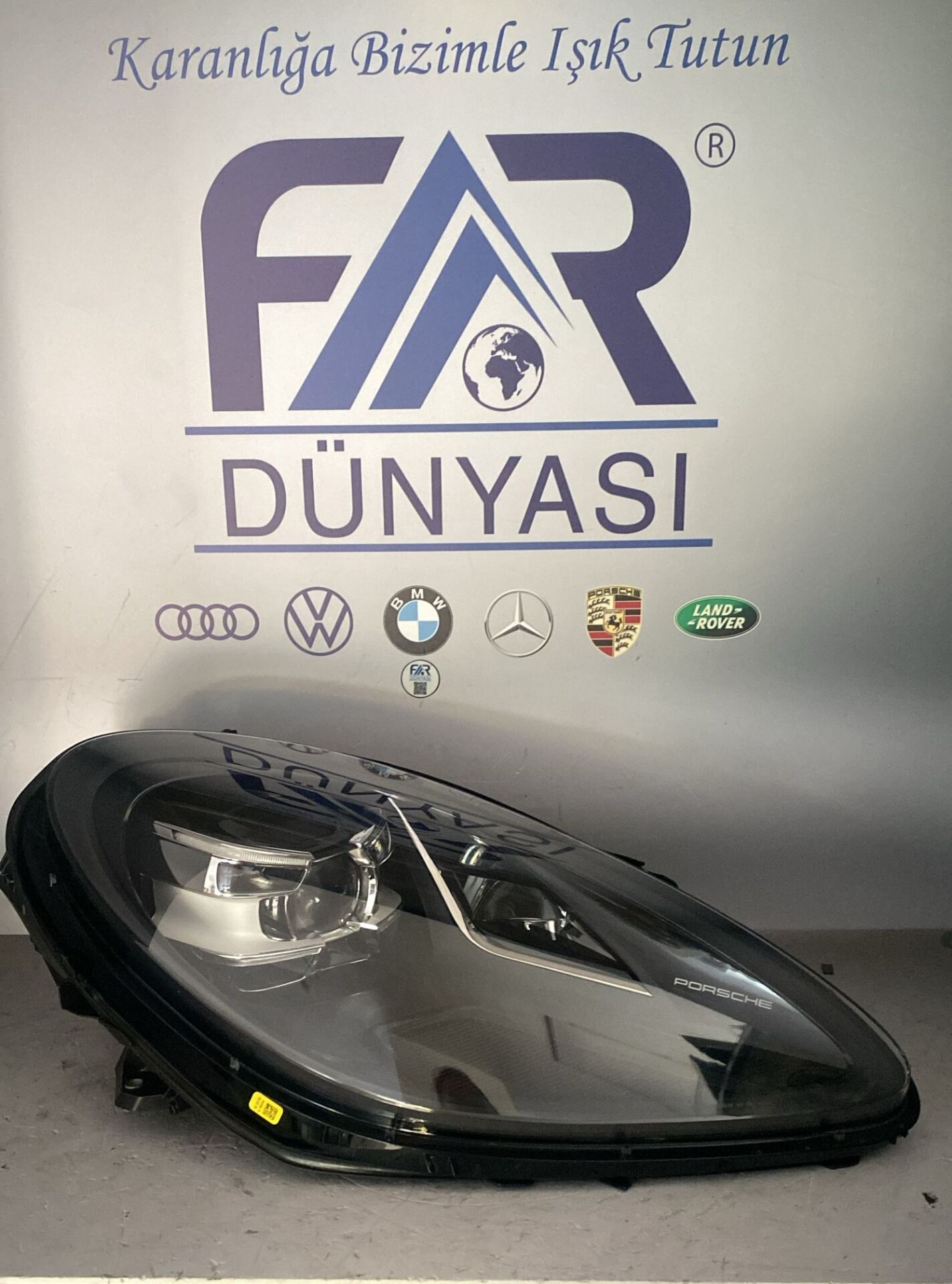 PORSCHE MACAN 95B SAG FAR 19-25 ORIJINAL CIKMA 95B941010AP (SIFIR AYARINDA TASIMA HATALI)
