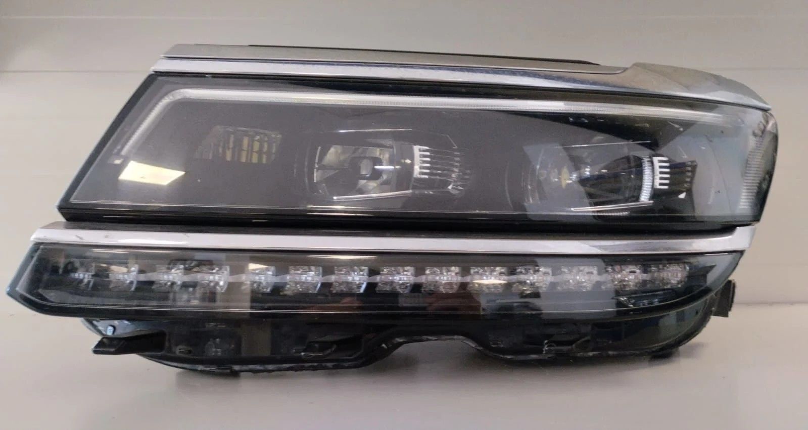 VOLKSWAGEN TIGUAN II FULL LED SOL FAR 16-20 ORIJINAL CIKMA 5NB941081D