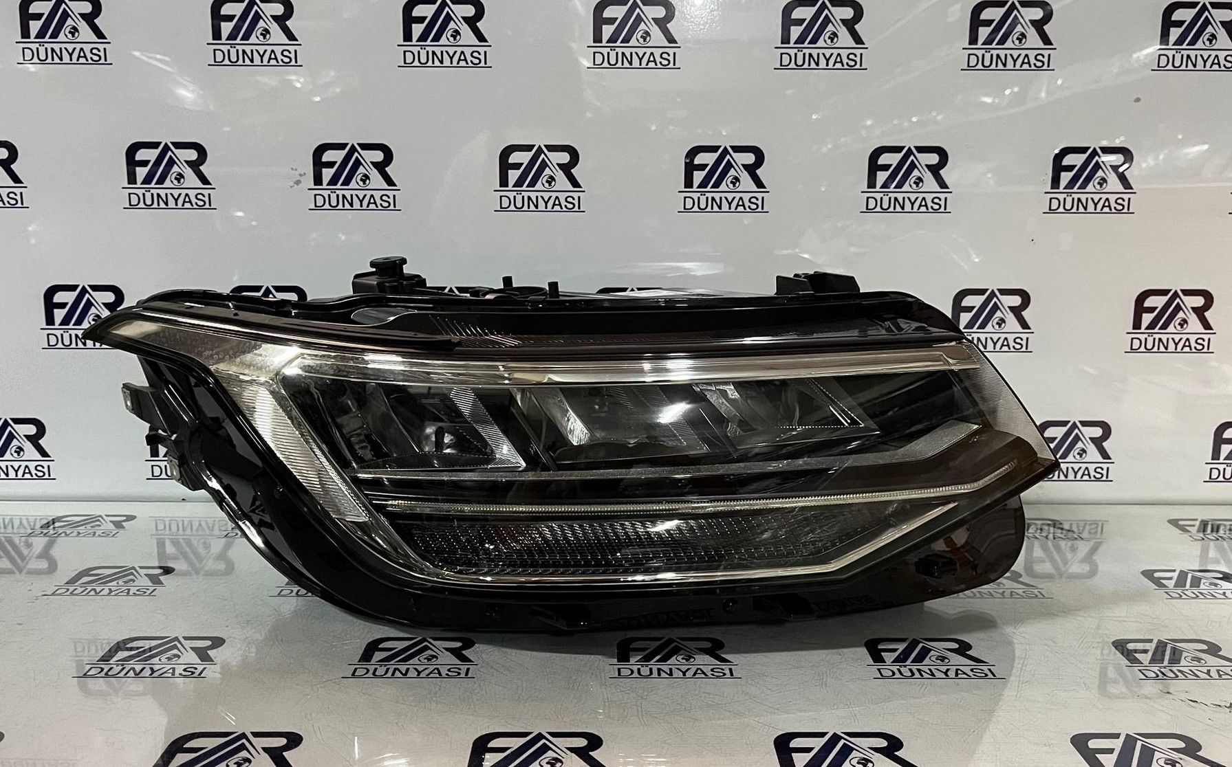 VOLKSWAGEN TIGUAN FULL LED SAG FAR 16-20 ORIJINAL CIKMA 030111923200 5NB941036C LE18A6431