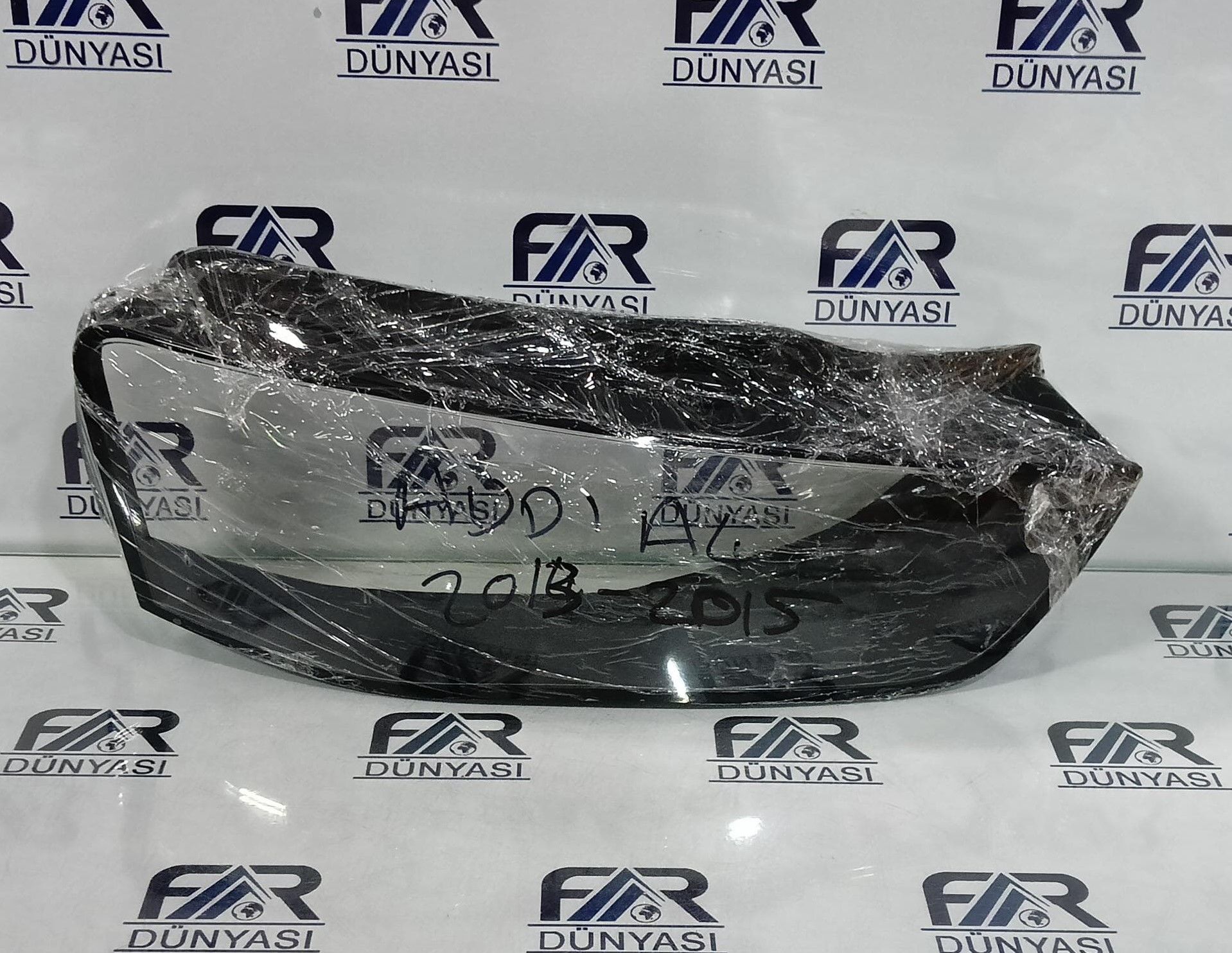 AUDI A4 B9 SAĞ FAR CAMI 0081 DP1A4