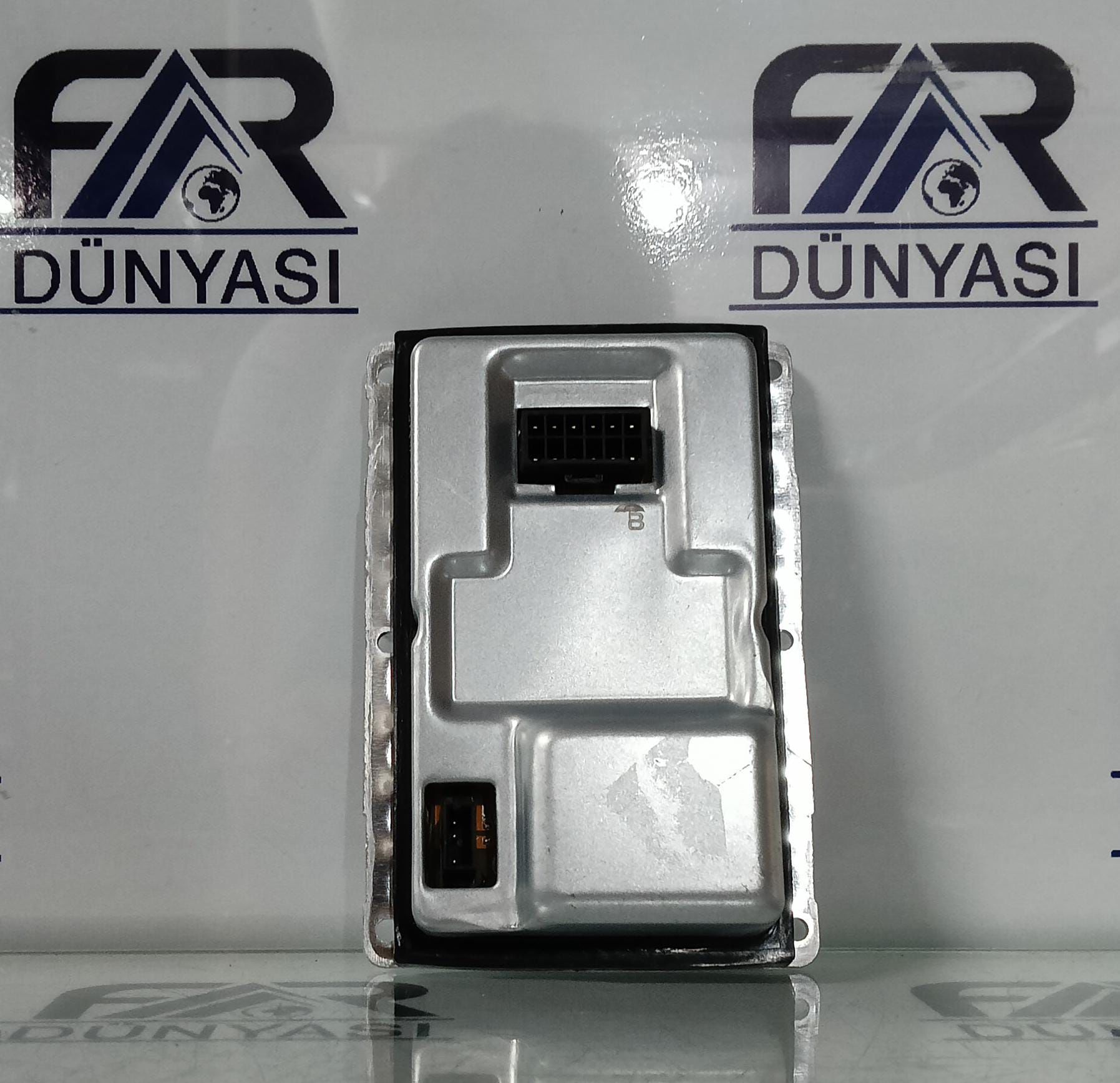 CHRYSLER 300C XENON FAR BEYNİ 89030461