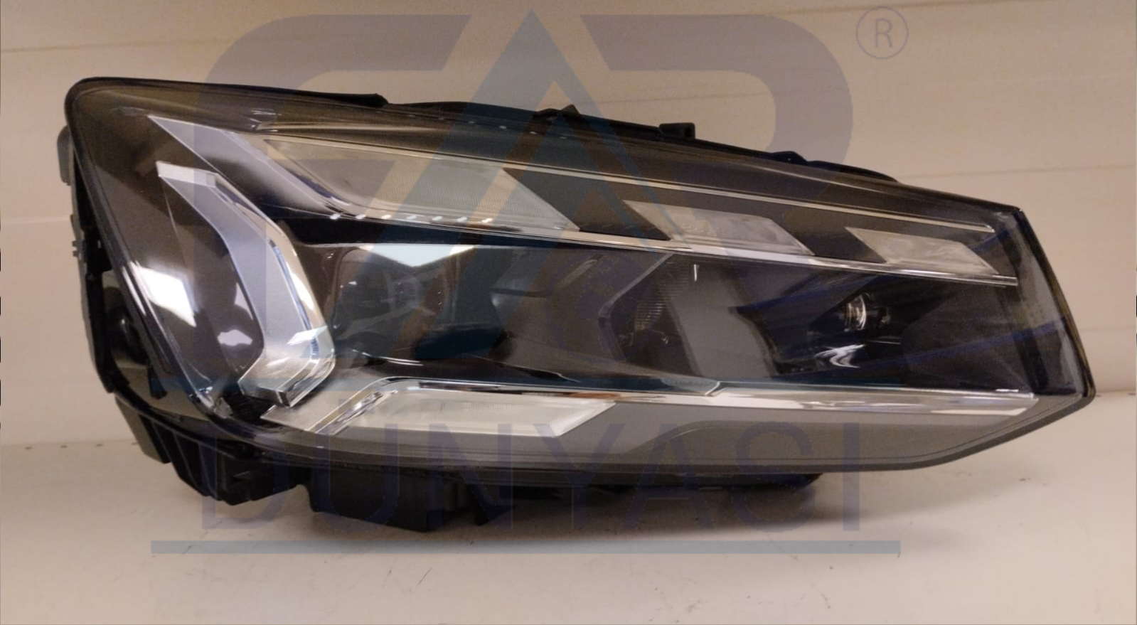 AUDI Q2 MATRIX MAKYAJLI FULL LED SAG FAR 20-24 ORIJINAL CIKMA 81A941036