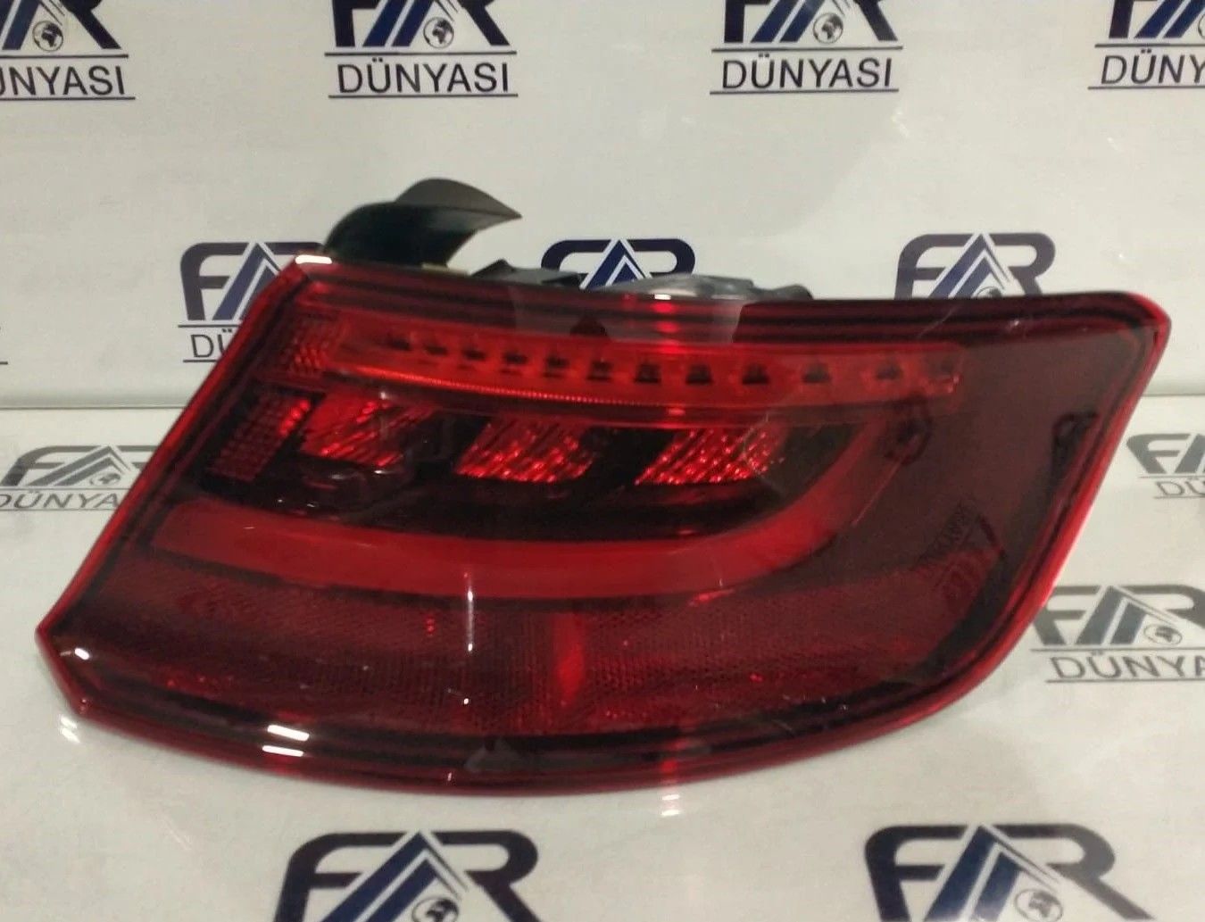 AUDI A3 SPORTBACK LED SAG DIS STOP 13-16 ORIJINAL CIKMA 8V4945096A