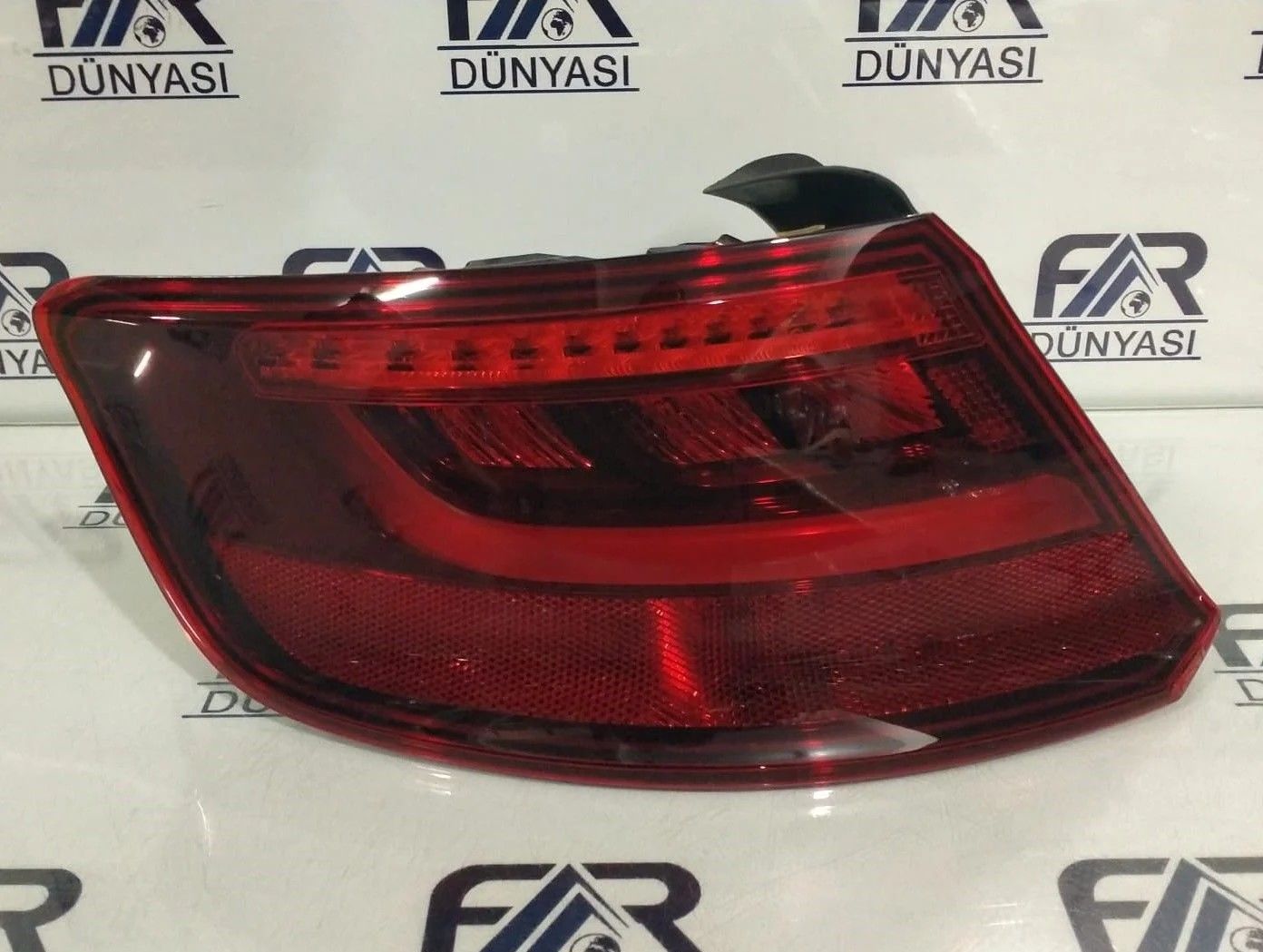 AUDI A3 SPORTBACK LED SOL DIS STOP 13-16 ORIJINAL CIKMA 8V4945095A
