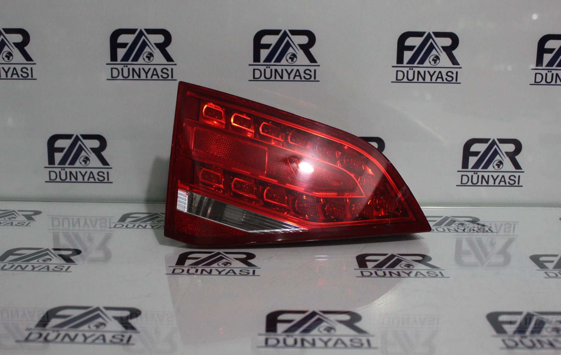 AUDI A4 B8 LED SOL IC STOP 08-12 ORIJINAL CIKMA 8K5945093B 8K5945093K