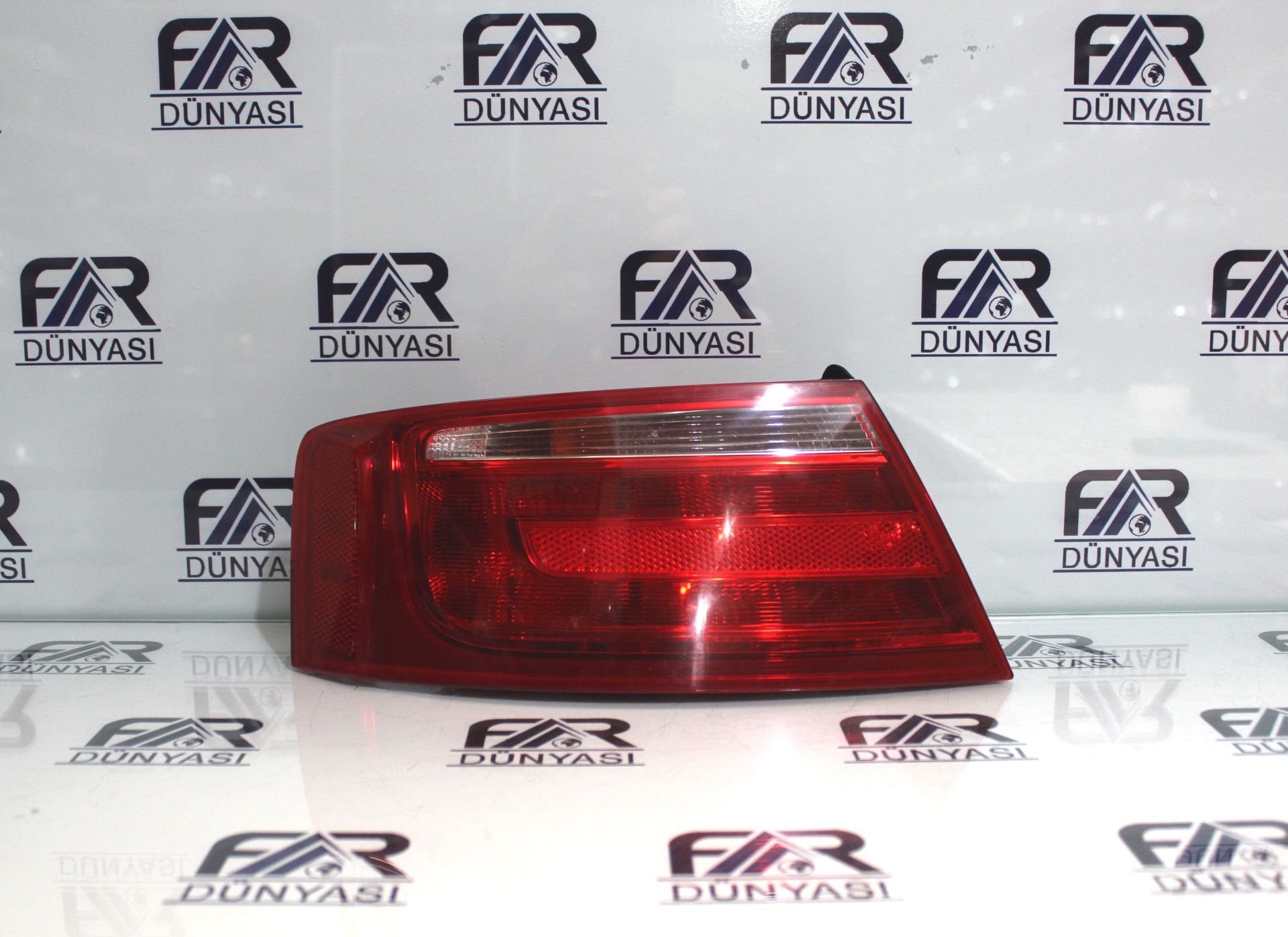 AUDI A5 COUPE SOL DIS STOP 08-12 ORIJINAL CIKMA 8T0945095