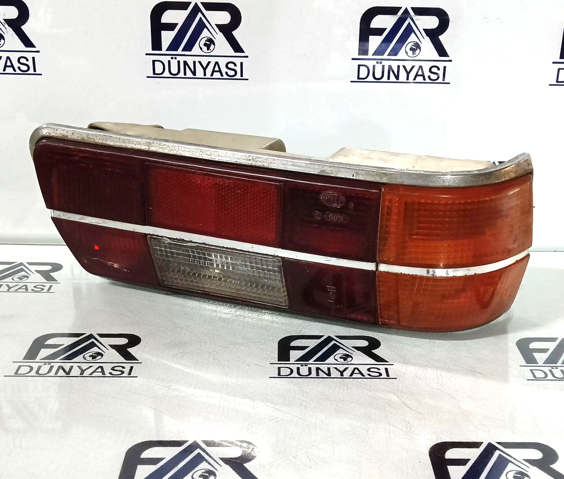 AUDI 100 C1 SAG STOP 74-76 ORIJINAL CIKMA 53215R3