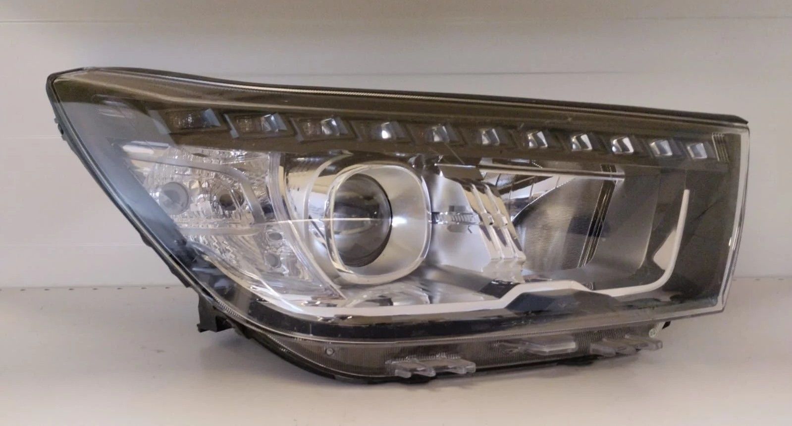 SSANGYONG TIVOLI SAG FAR 15-20 ORIJINAL CIKMA 8310235300
