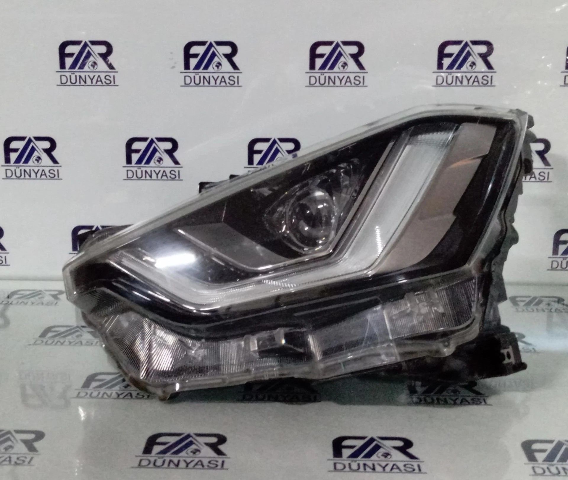 ISUZU D MAX LEDLI MERCEKLI SOL FAR 20-24 ORIJINAL CIKMA 8975088623