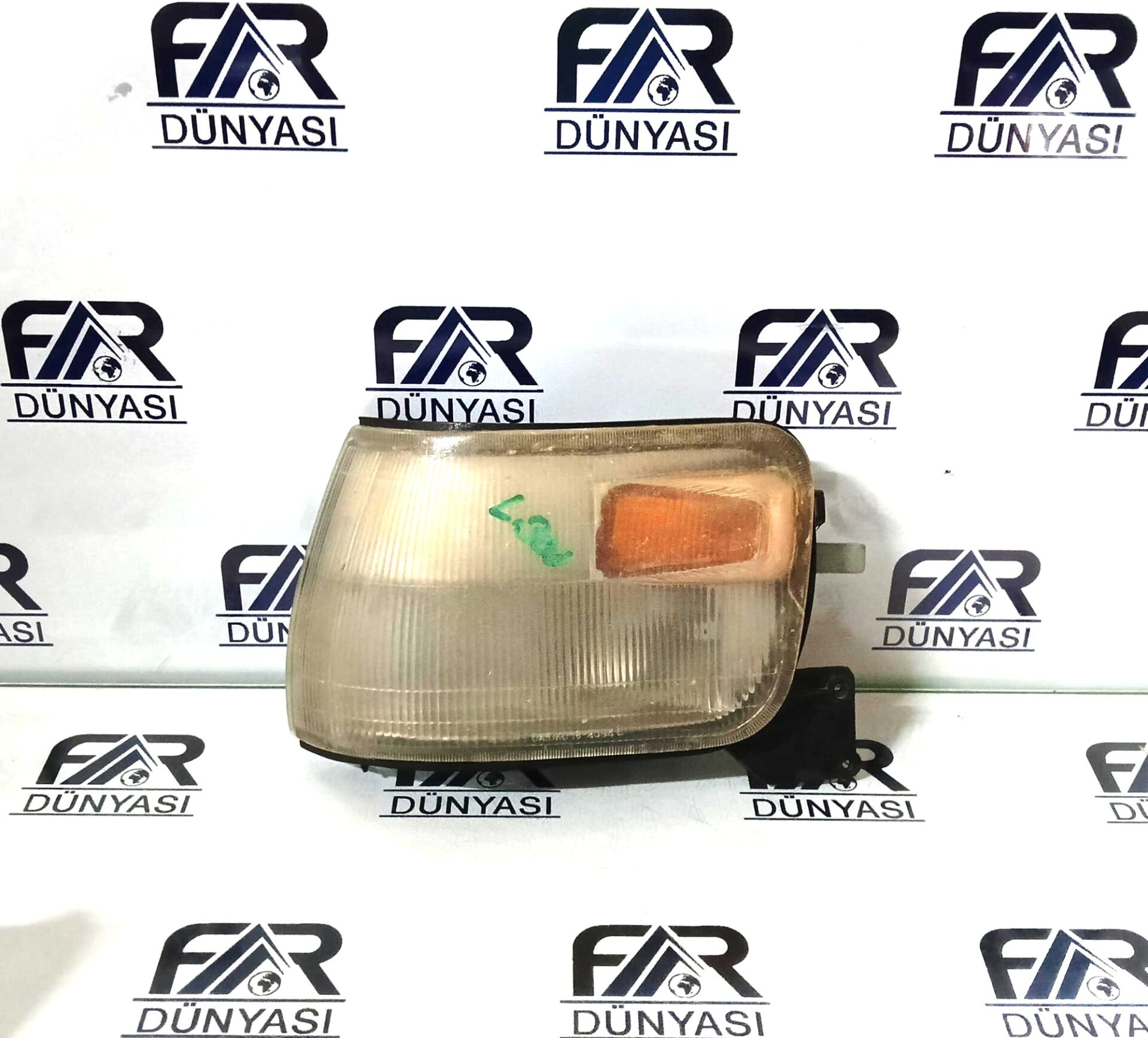 MITSUBISHI L300 DELICIA SOL SINYAL 99-06 ORIJINAL CIKMA 8334A059
