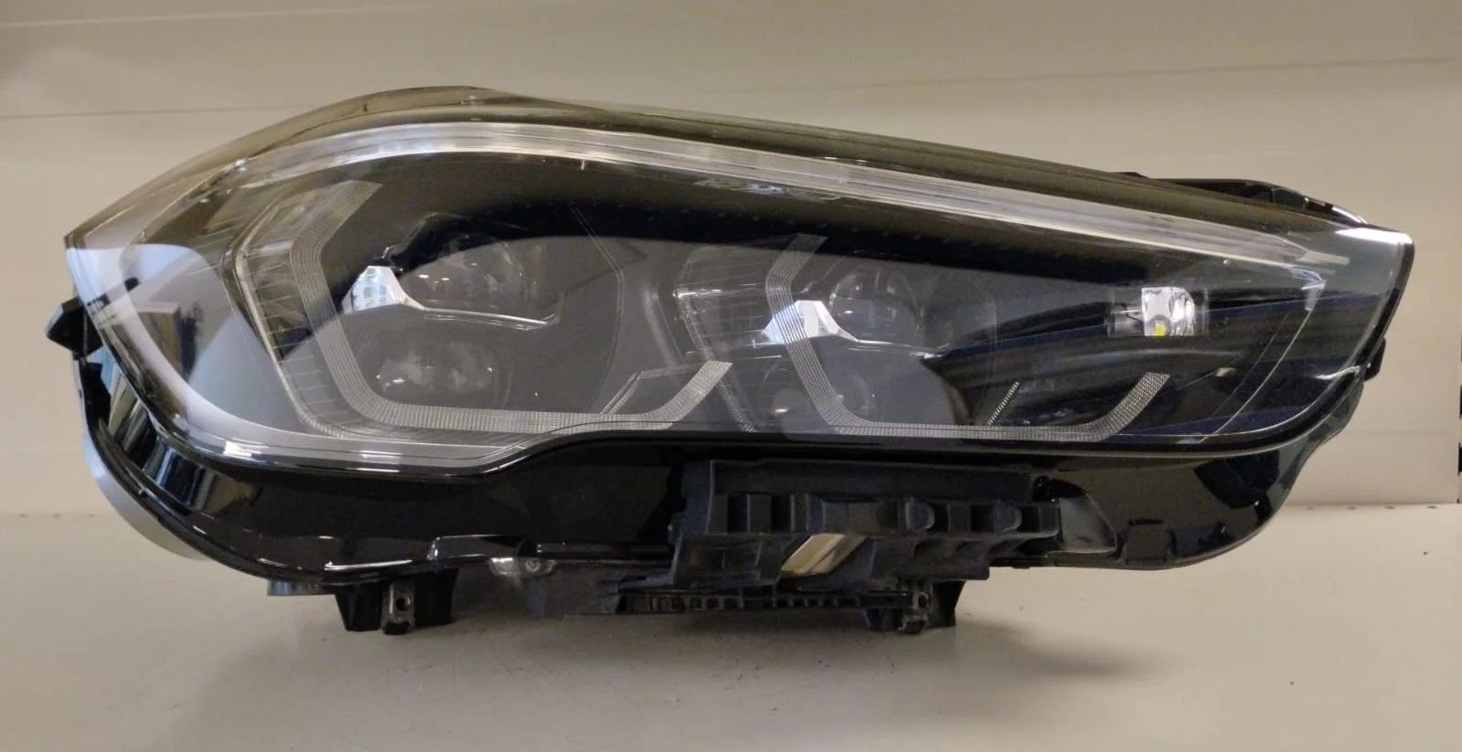 BMW X1 F48 LCI CİFT MERCEK FULL LED SAG FAR 14-19 ORIJINAL CIKMA 7472256-06