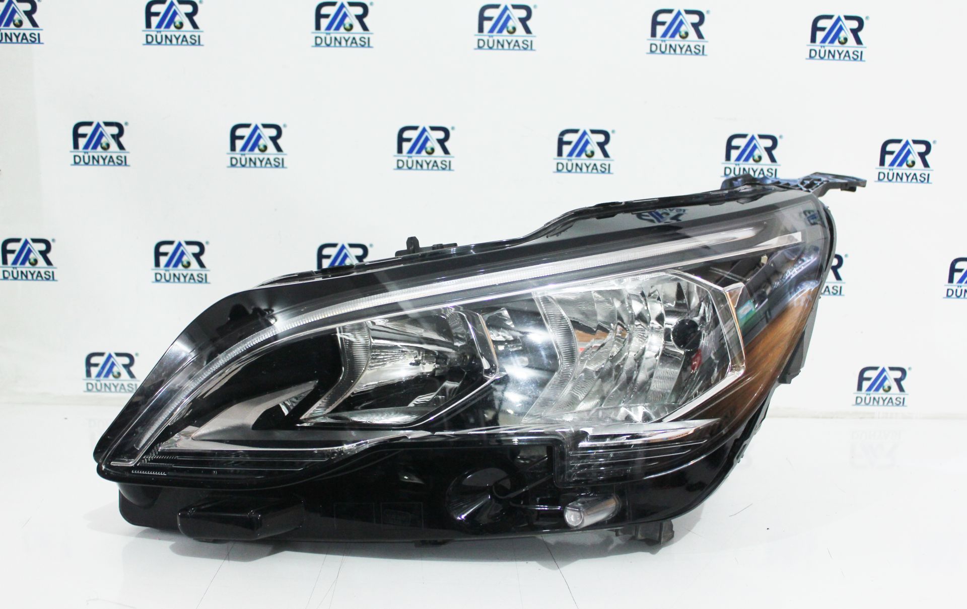PEUGEOT 5008 3008 II SOL FAR 16-20 ORIJINAL CIKMA 90056582